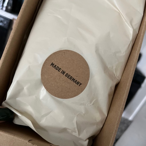 Yeezy - Picture 2 of 3